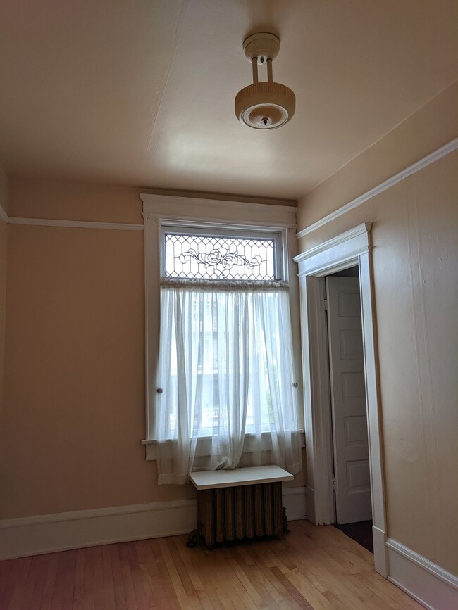 Small Bed/Office - 812 W Granite St