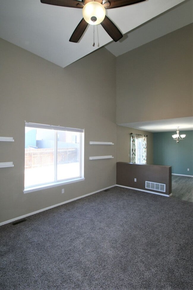 Building Photo - Beautiful 4 Bedroom Home in Stetson Hills!