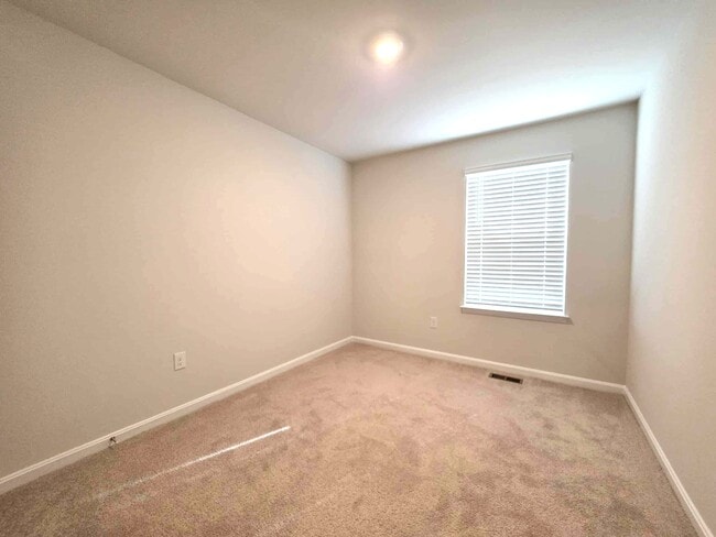 Building Photo - 1424 Sugarplum Ln