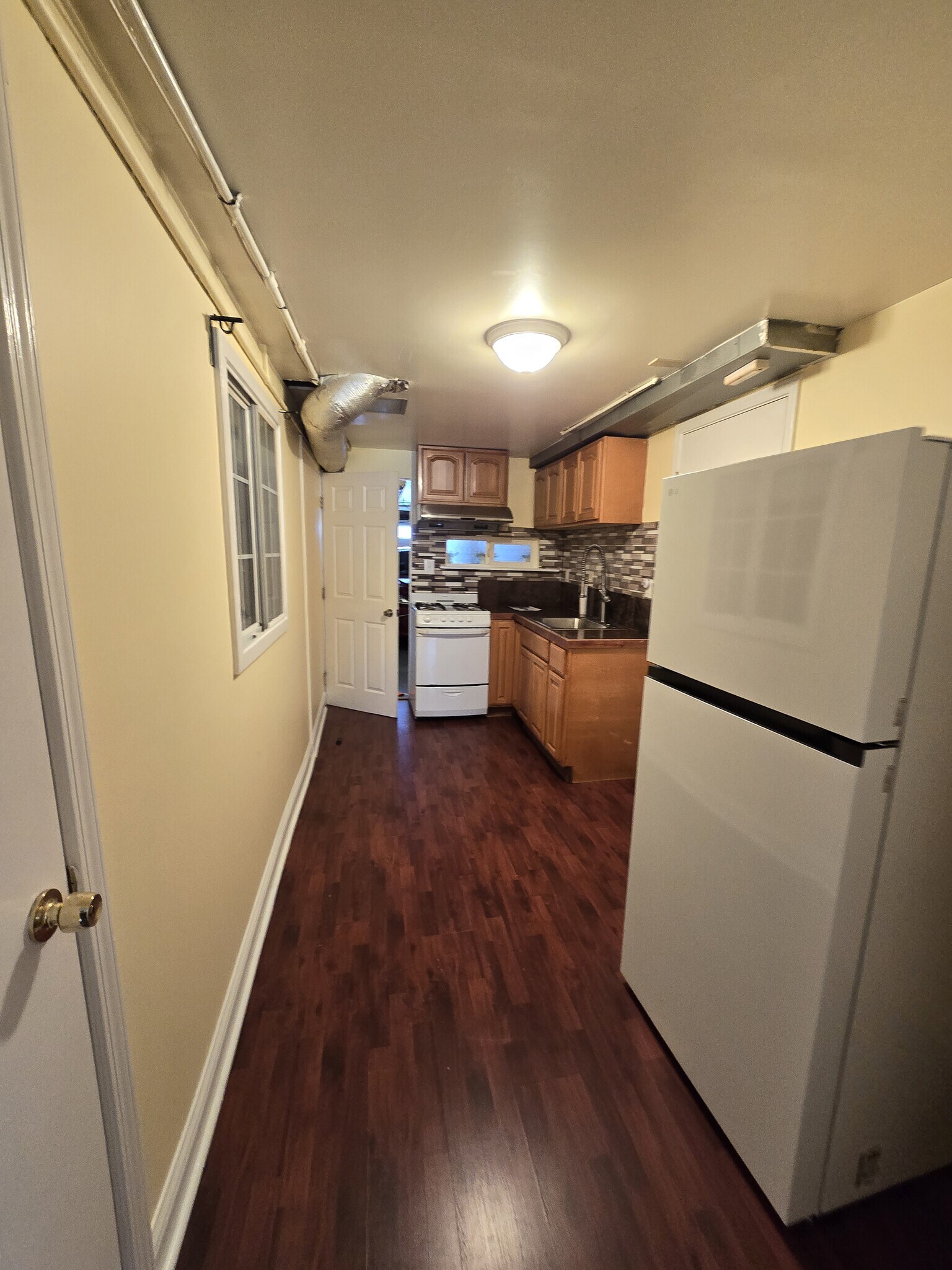 Building Photo - 706 Athens St