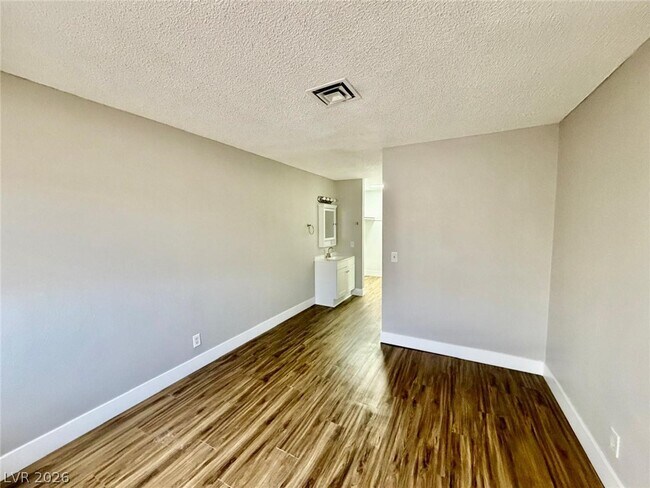 Building Photo - 5187 Greene Ln