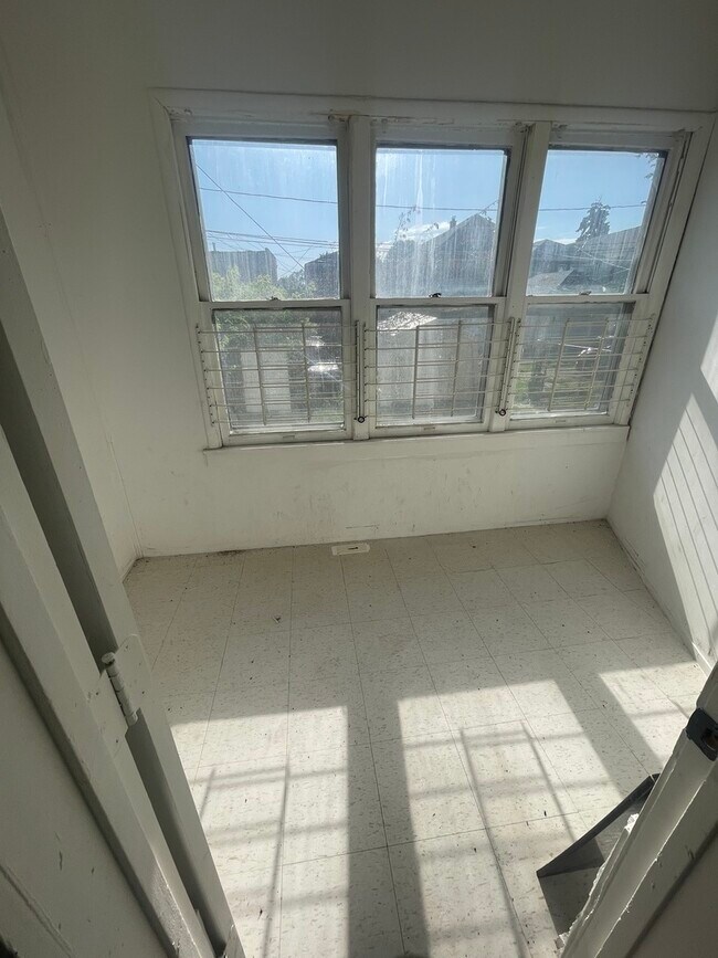 Building Photo - 10734 S Prairie Ave