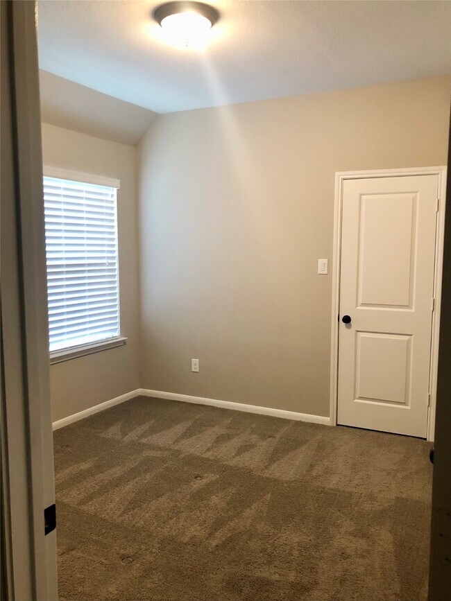 Building Photo - 520 Pedernales St