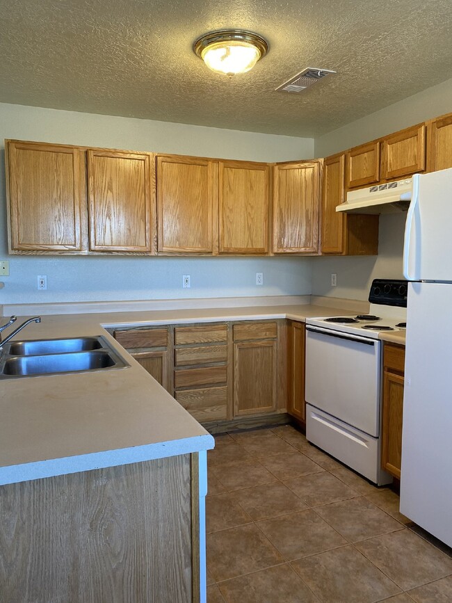 Building Photo - 2BR/1Bath - 4 Plex in Rio Rancho