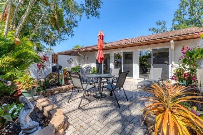 Building Photo - 6304 Pelican Dr