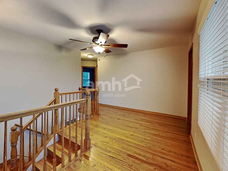 Building Photo - 2263 N Arapahoe Trail