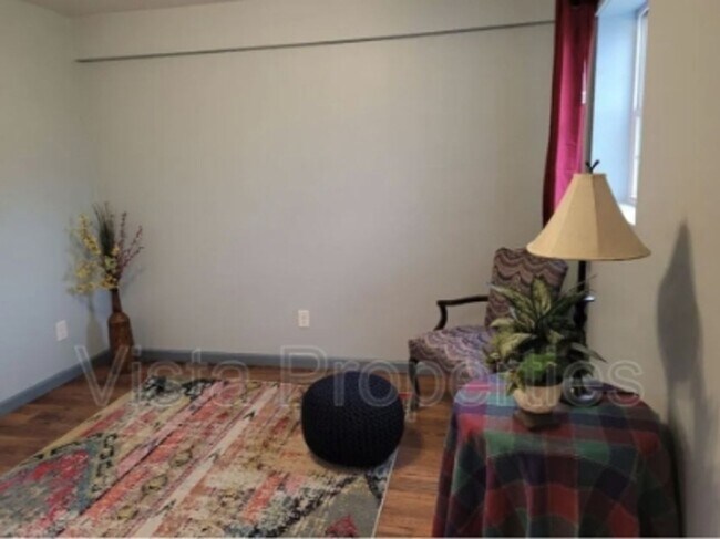Building Photo - 40216