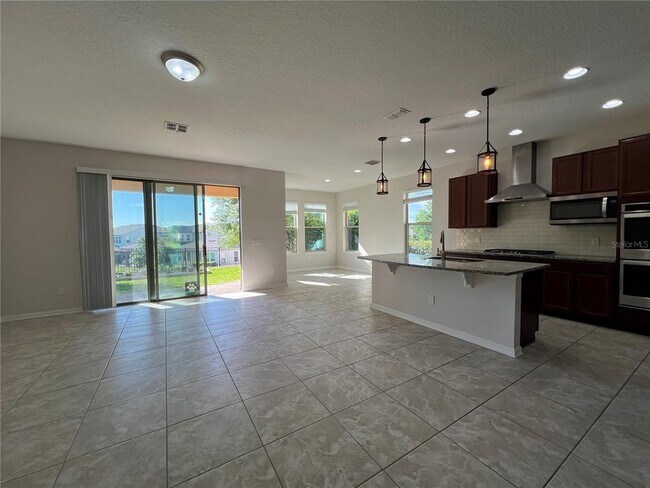 Building Photo - 17392 Bal Harbour Dr
