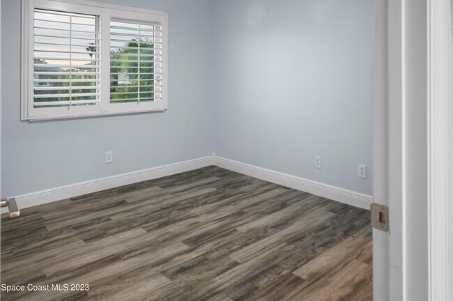 Building Photo - 1310 Lara Cir