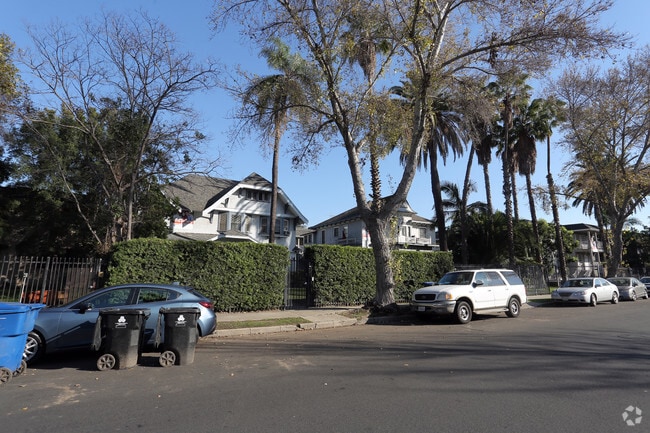 Building Photo - 2646 Menlo Ave