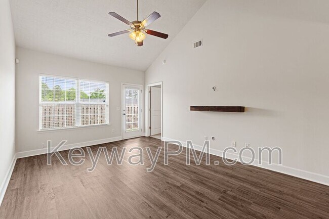 Building Photo - 801 Trailside Ct
