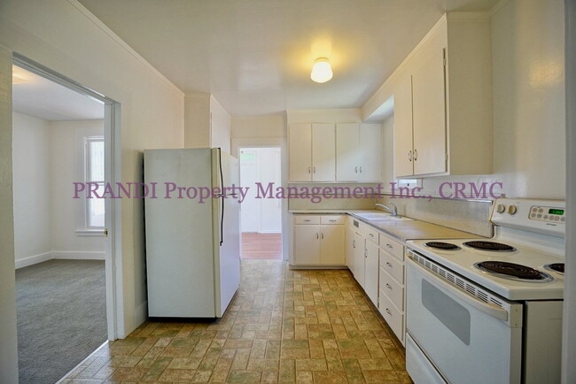 Building Photo - Charming Sausalito Home with Private Backy...