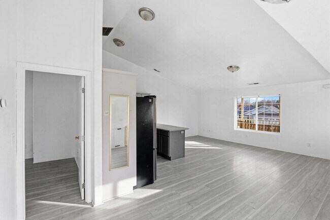 Building Photo - 3465 Avenue C