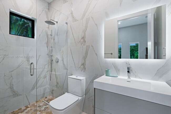 Building Photo - 80 NW 129th Ave