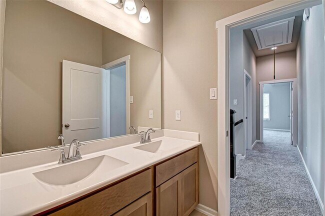 Building Photo - 315 N Spotted Fern Dr