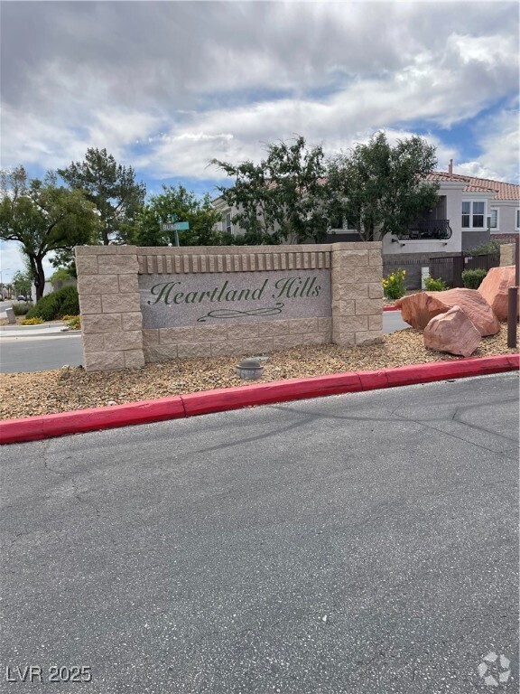 Building Photo - 2413 Cliffwood Dr