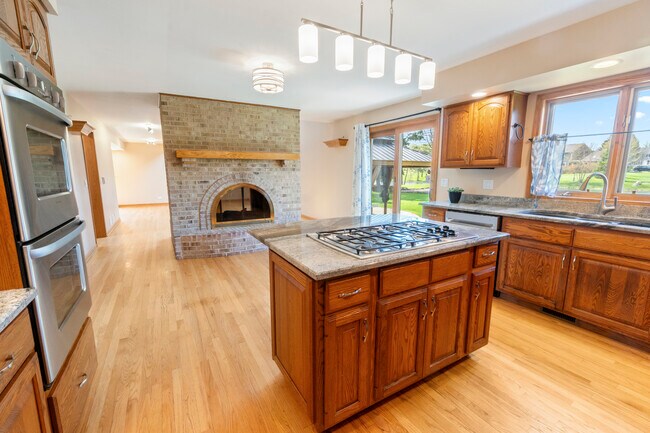 Building Photo - 2208 Crystal Cir