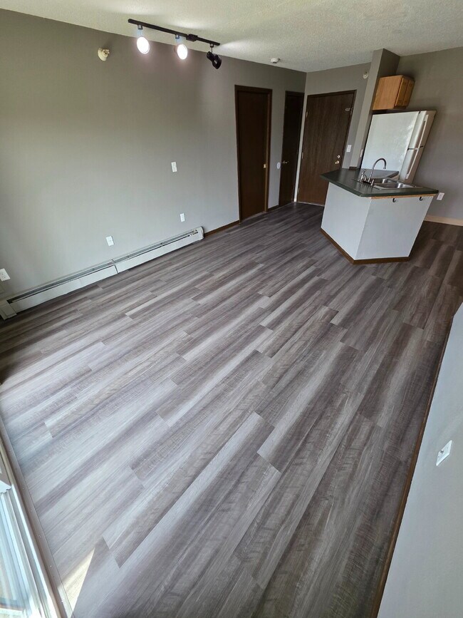 Building Photo - 3 Bedroom | 2 Bathroom Ground Floor Unit A...