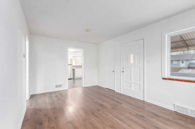 Building Photo - 981 Lansing St