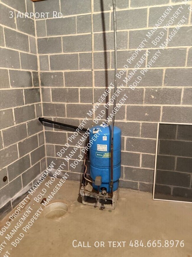 Building Photo - 3 Airport Rd