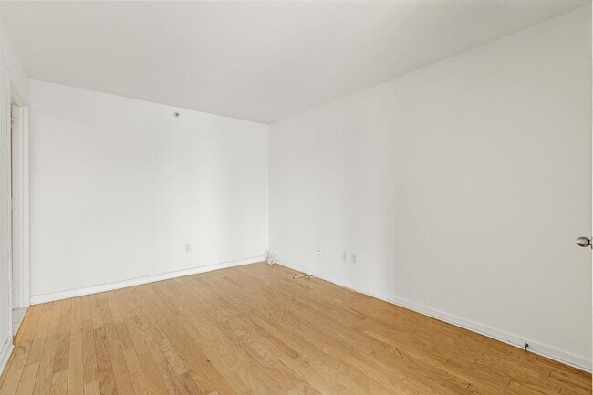 Building Photo - 700 Grove St