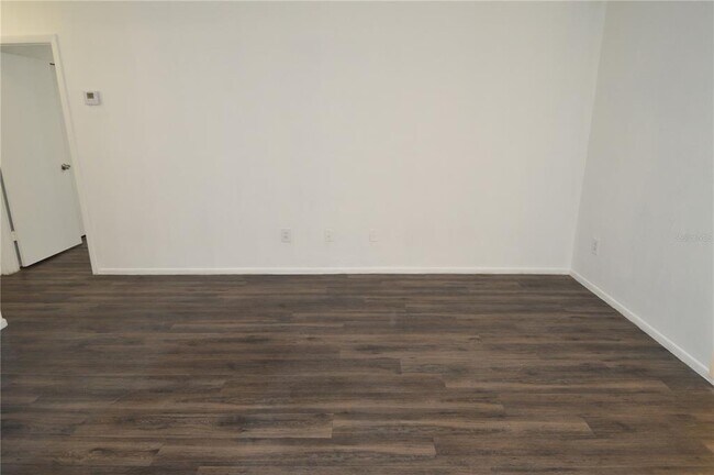 Building Photo - 8742 Mallard Reserve Dr