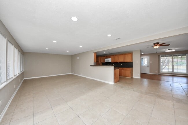 Building Photo - 7914 Marinette Dr