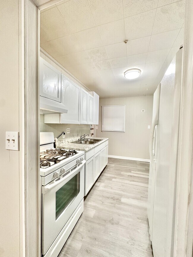 Building Photo - 1164 S 41st St