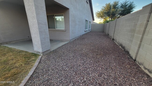 Building Photo - 3717 E Woodside Way