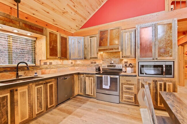 Building Photo - 96 Shilo Dr
