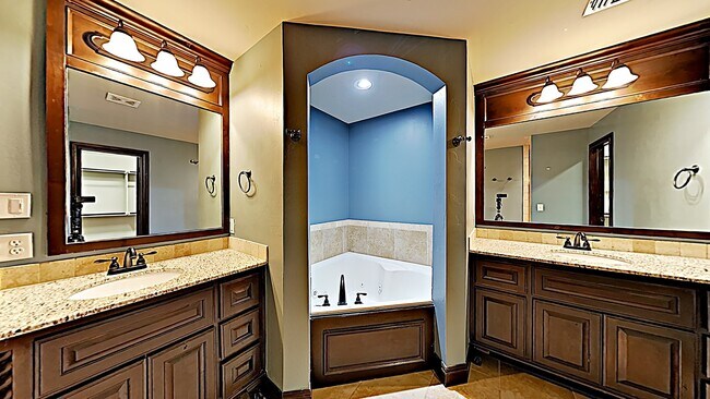 Building Photo - Stunning 5 Bedroom In Edmond With Bonus Room and Study