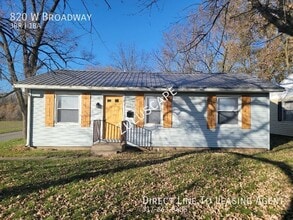 Building Photo - 820 W Broadway-