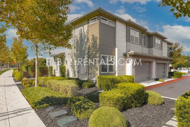 Building Photo - Hansen Village: Spacious 4-Bed Two Story H...