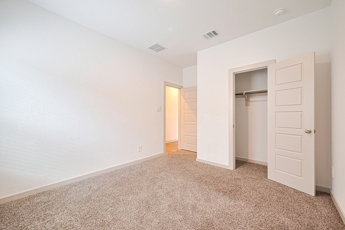 Building Photo - 1010 Curly Angora Ct