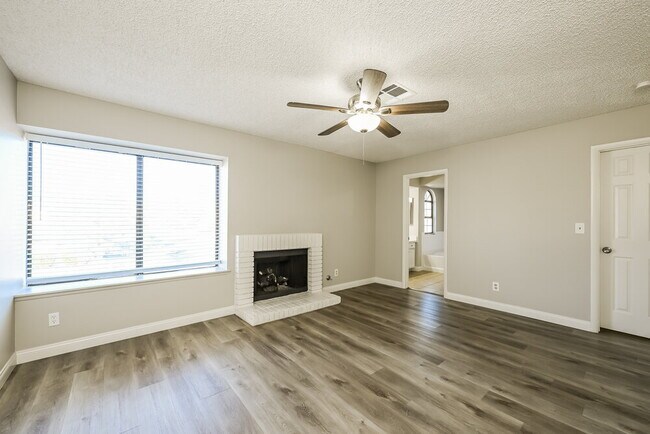 Building Photo - 405 Tobler Dr