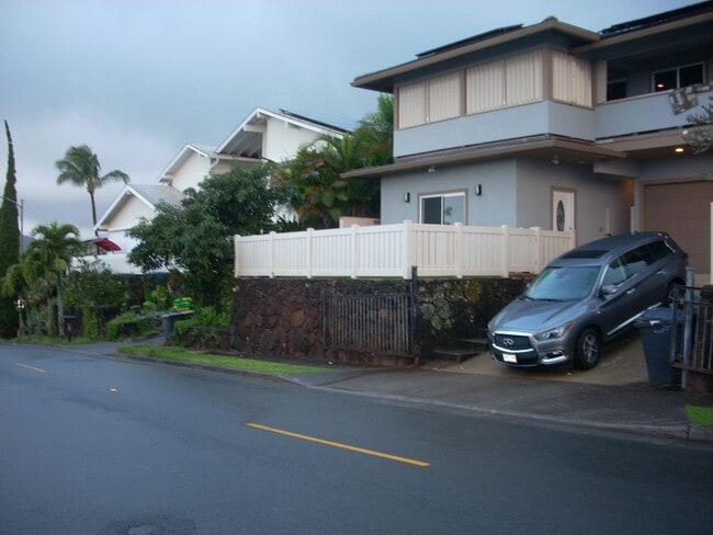 Primary Photo - Halekoa Drive 1/1
