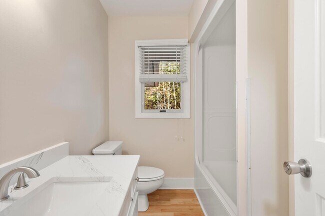 Building Photo - 298 Summerset Ln