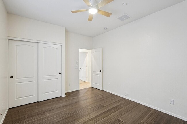 Building Photo - 12600 W Rosewood Ln