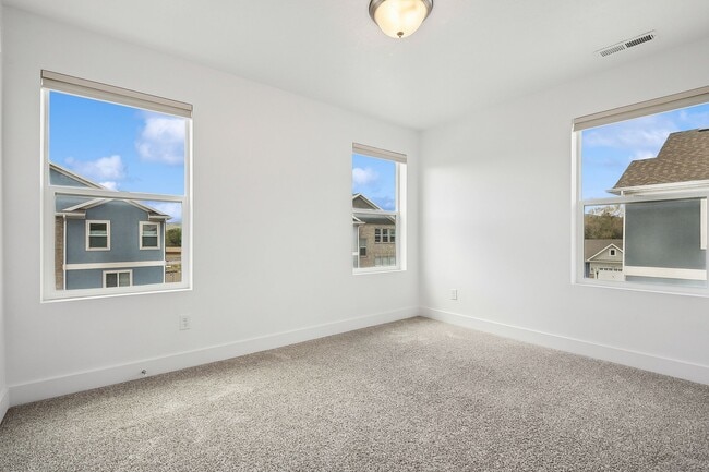 Building Photo - 1792 W Torlundy Dr