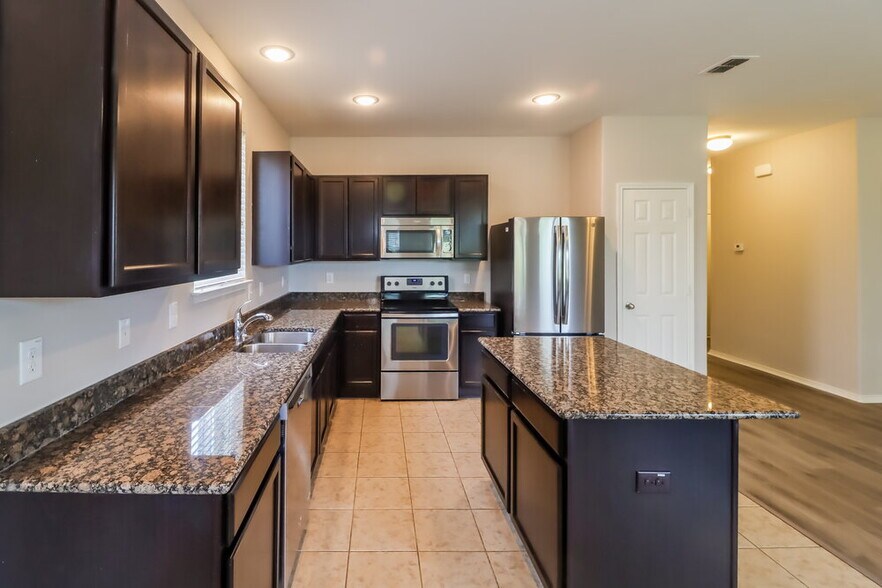 Building Photo - 368 Magma Dr