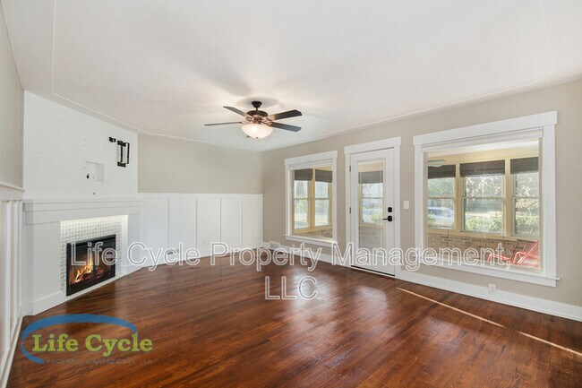 Building Photo - 1055 Lake Michigan Dr NW