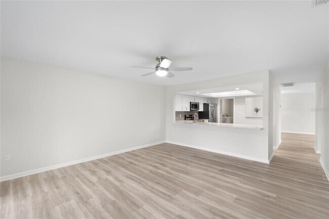 Building Photo - 5689 Evergreen Dr