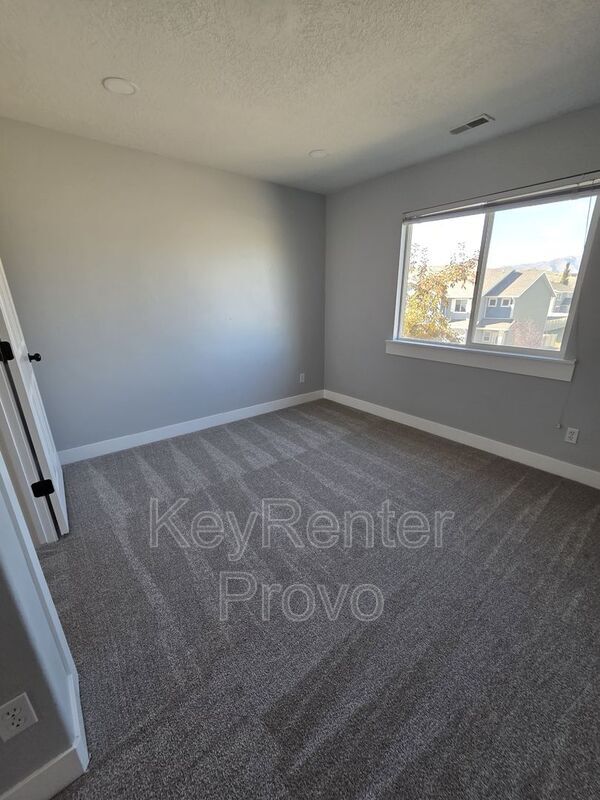 Building Photo - 8196 N Cedar Springs Rd