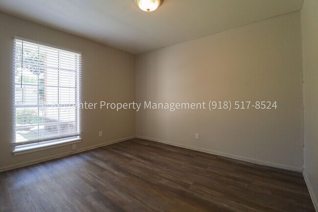 Building Photo - 4318 E 67th St
