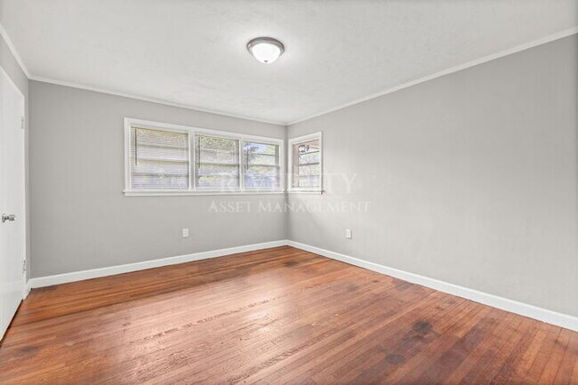 Building Photo - 1288 Davidson Dr