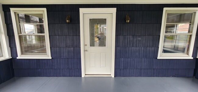 Building Photo - 925 Calvert St