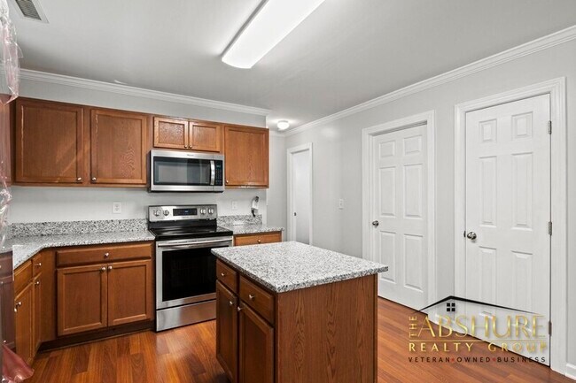 Building Photo - 3704 Hinton Grove Pl