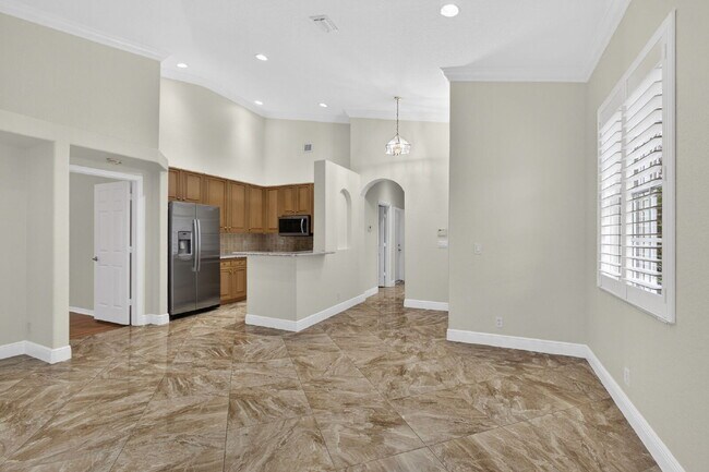 Building Photo - Beautiful & Spacious 3 Bedroom and 2 Bathroom with 2 Car garage and covered patio Home in West Pa...