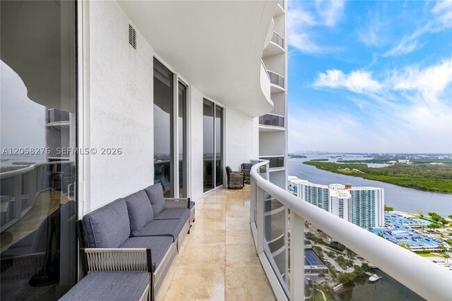 Building Photo - 16001 Collins Ave