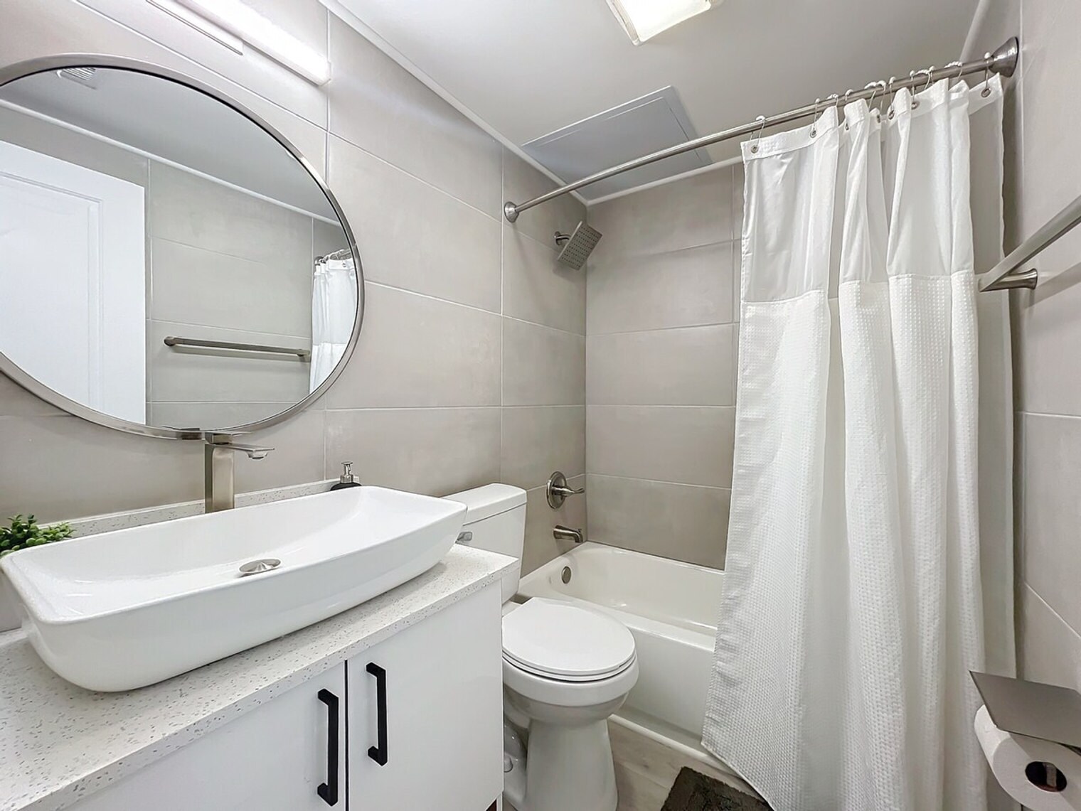 Building Photo - 1401 SE 15th St